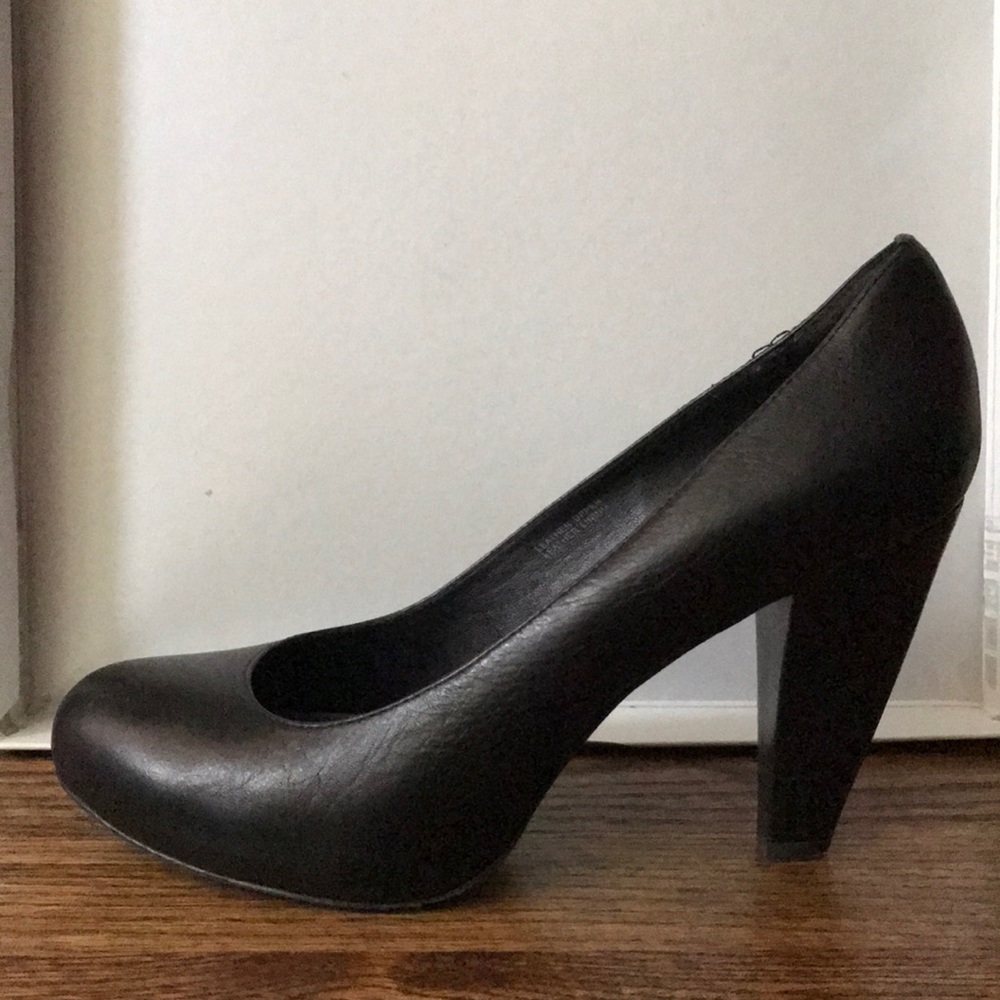 Via Spiga Pumps